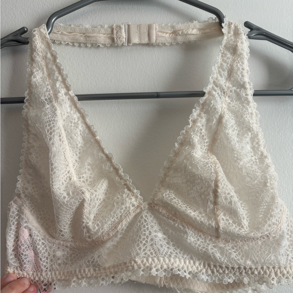 Victoria's Secret Lace Bralette in Cream